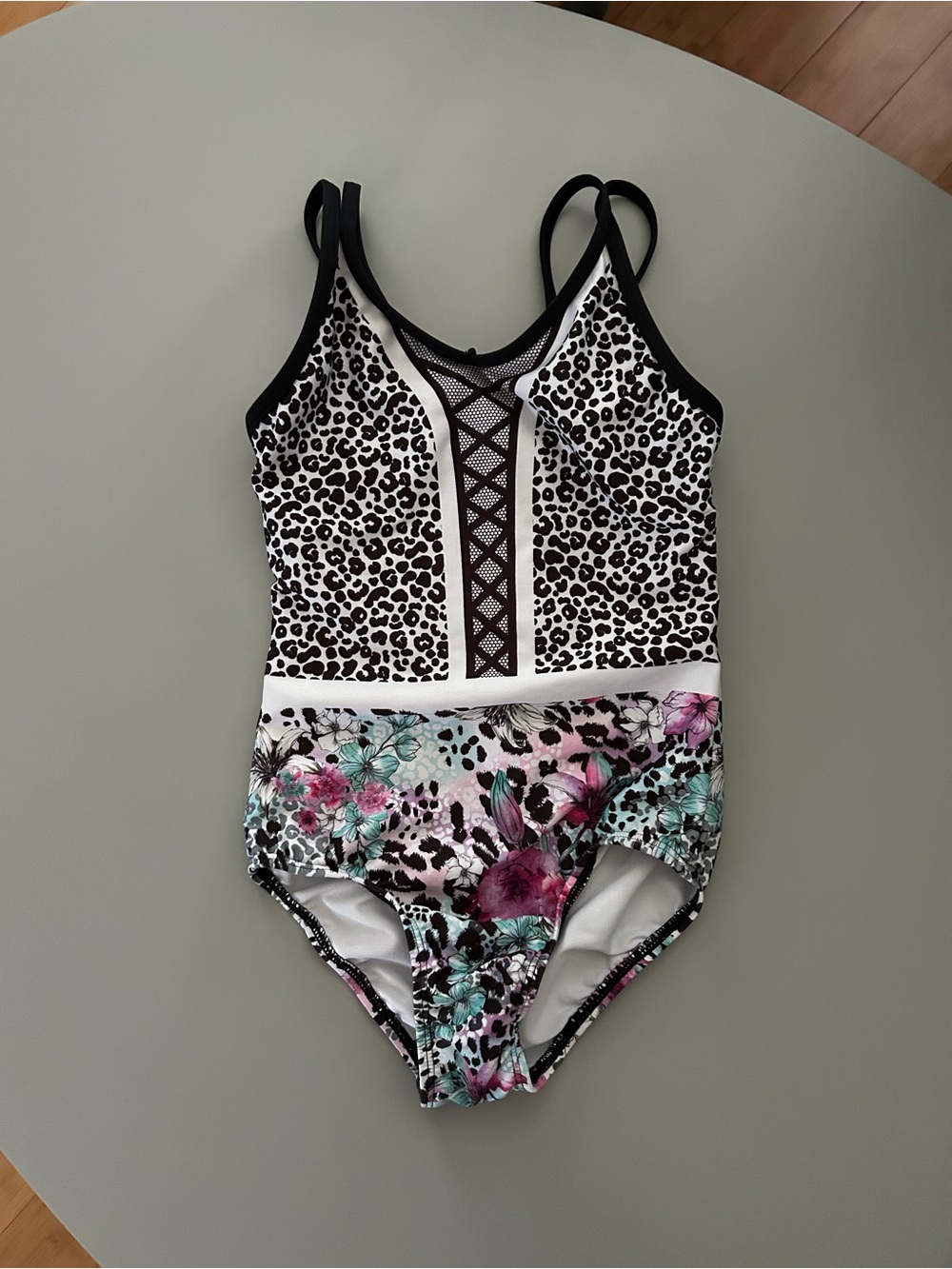 EVERY TURN Leotard Child Medium 8